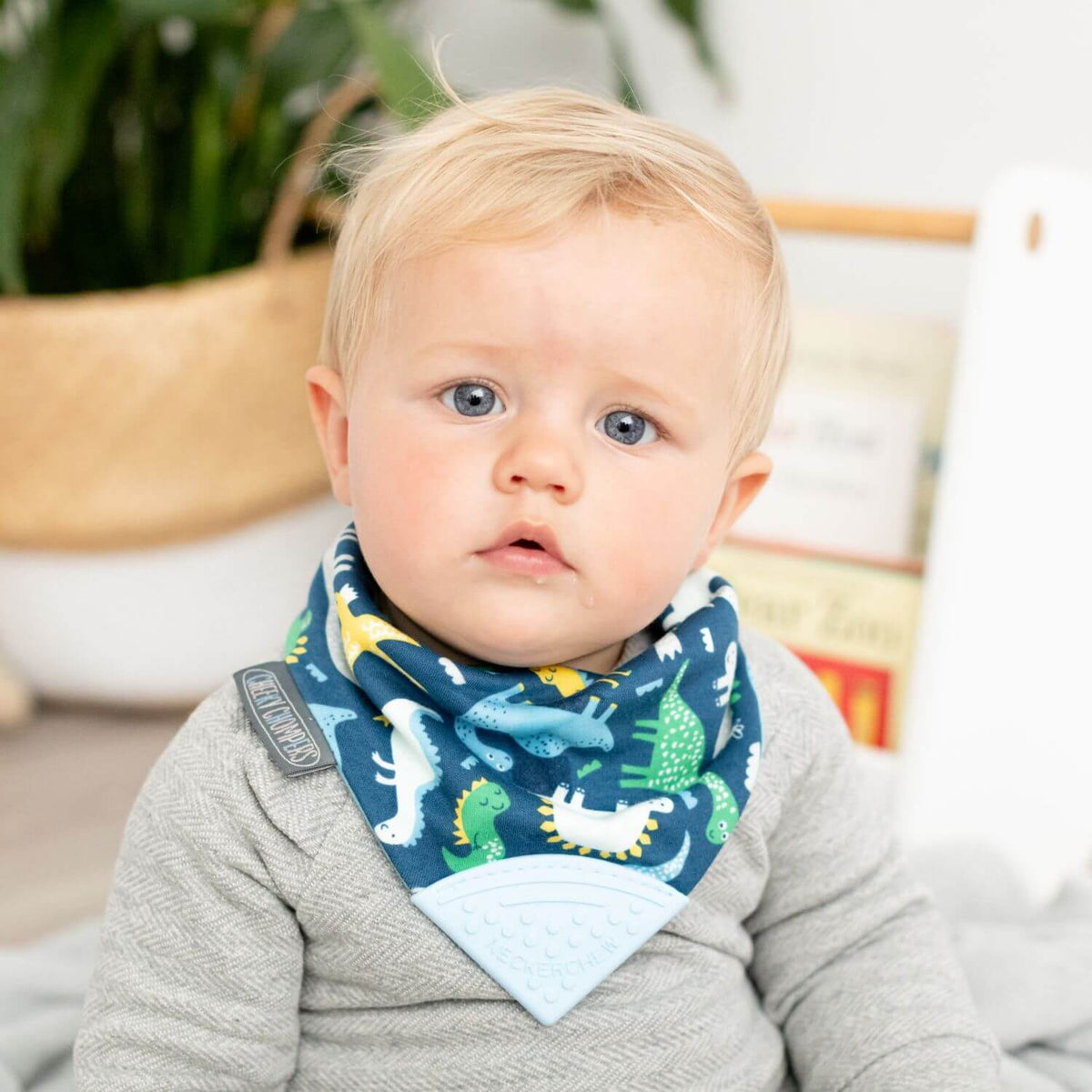 Baby chew bib sale