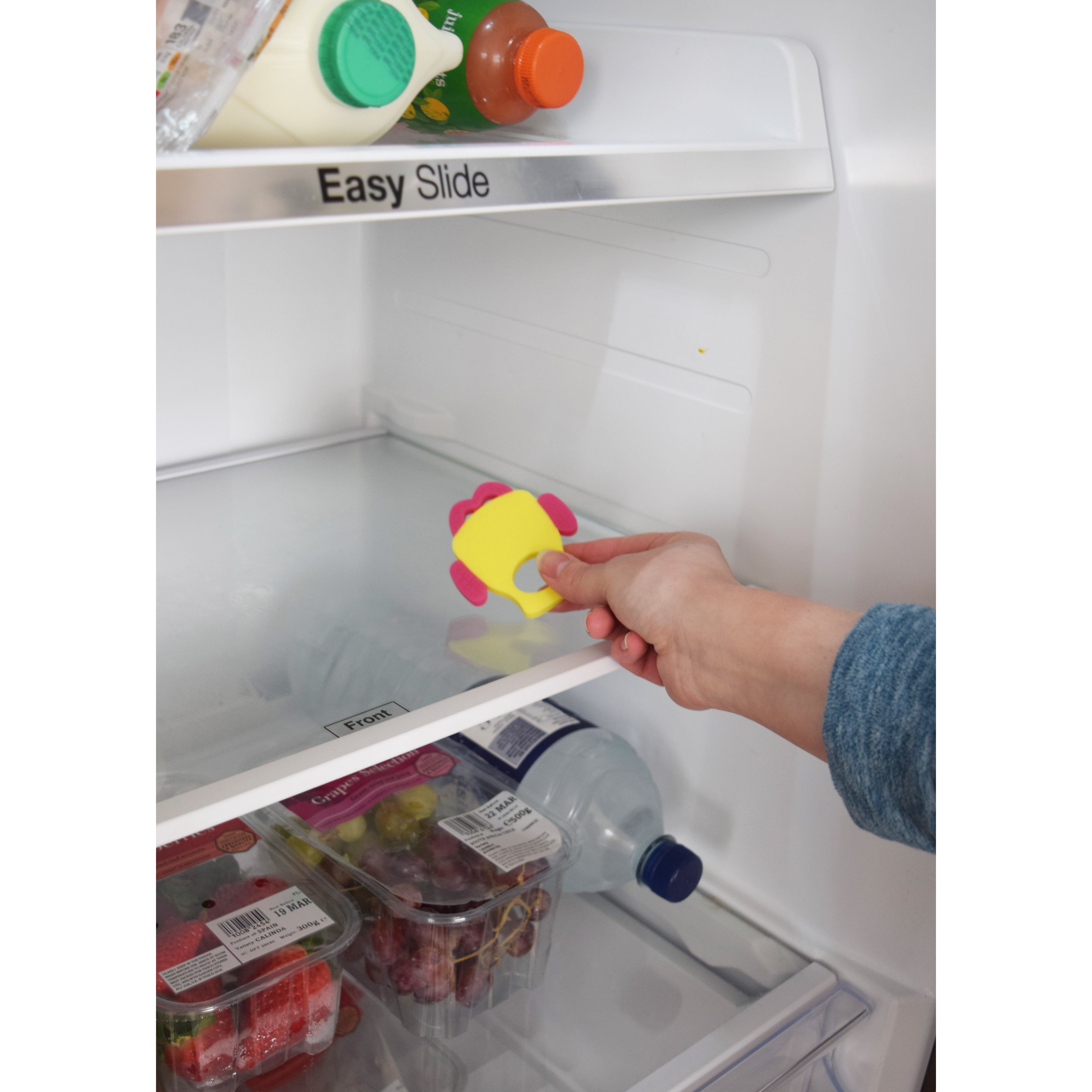 silicone gummee glove shaped teether can be refrigerated